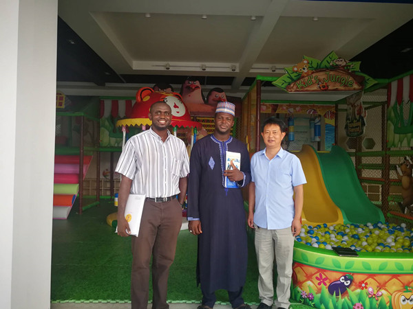 Customer visit our factory to confirm the amusement equipment